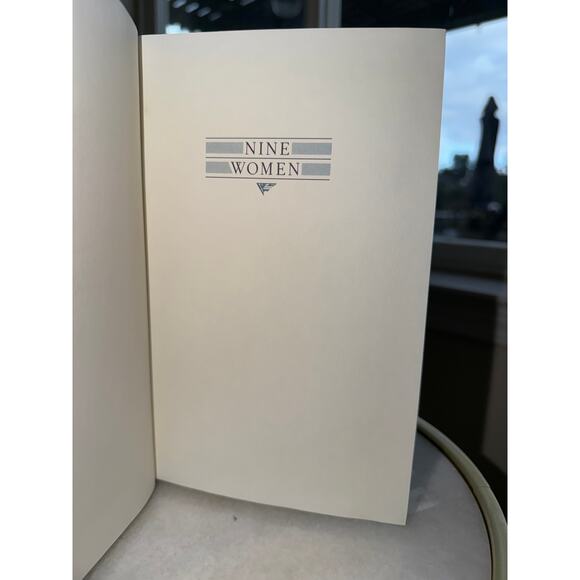 Nine Women Shirley Ann Grau Signed Franklin Library 1986 1st Edition Bound Gilt - Picture 6 of 11